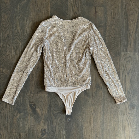 EXPRESS sequin deep v-neck bodysuit - Picture 2 of 5